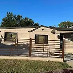 Spacious 3Br Detach House W/Parking In Quiet Area