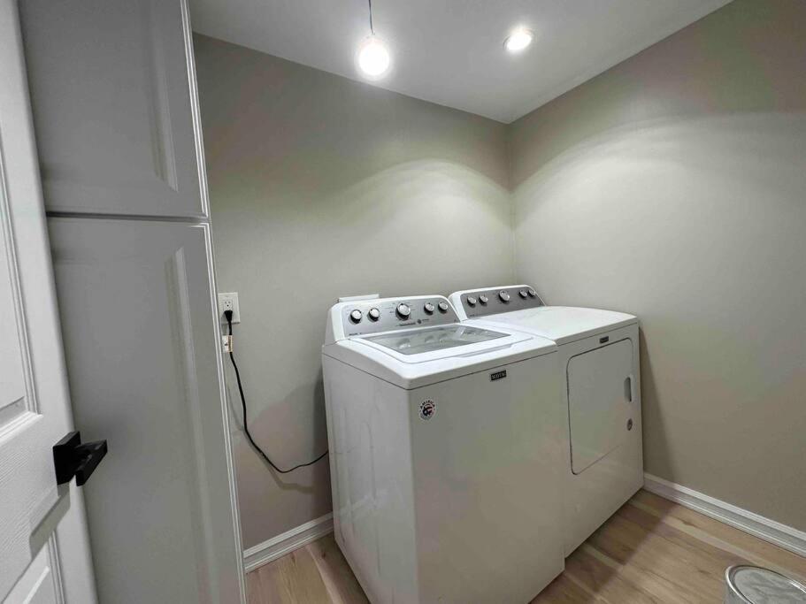Spacious 3br Detach House W/parking In Quiet Area Holiday home
