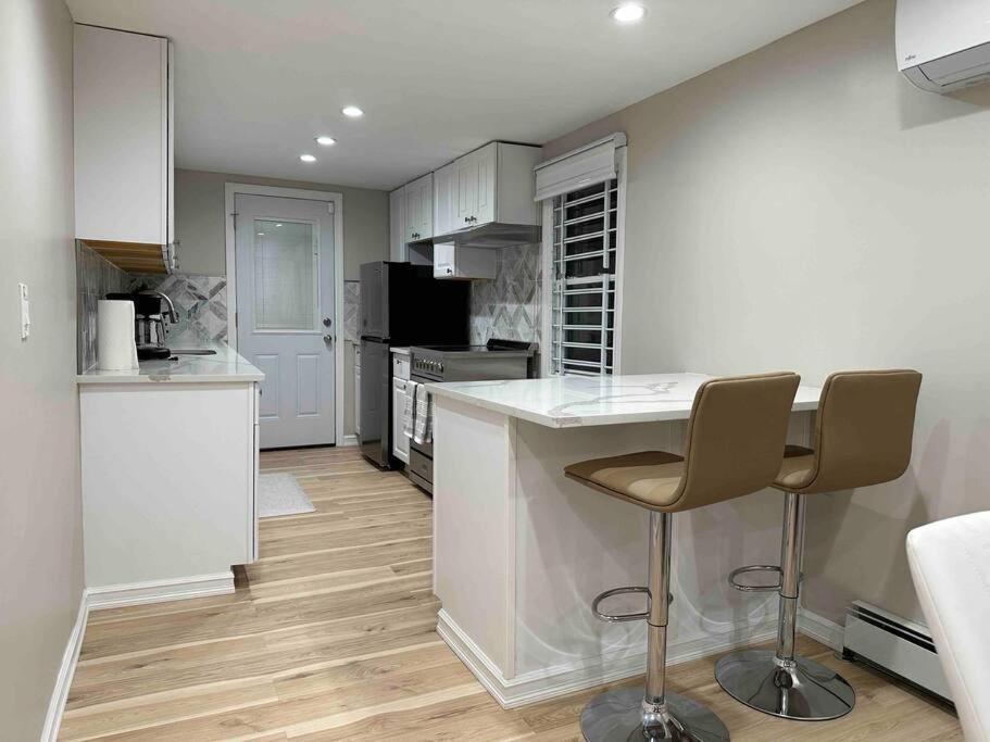 Spacious 3br Detach House W/parking In Quiet Area New York